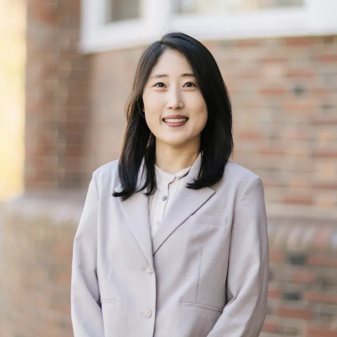 Hwayong  Shin